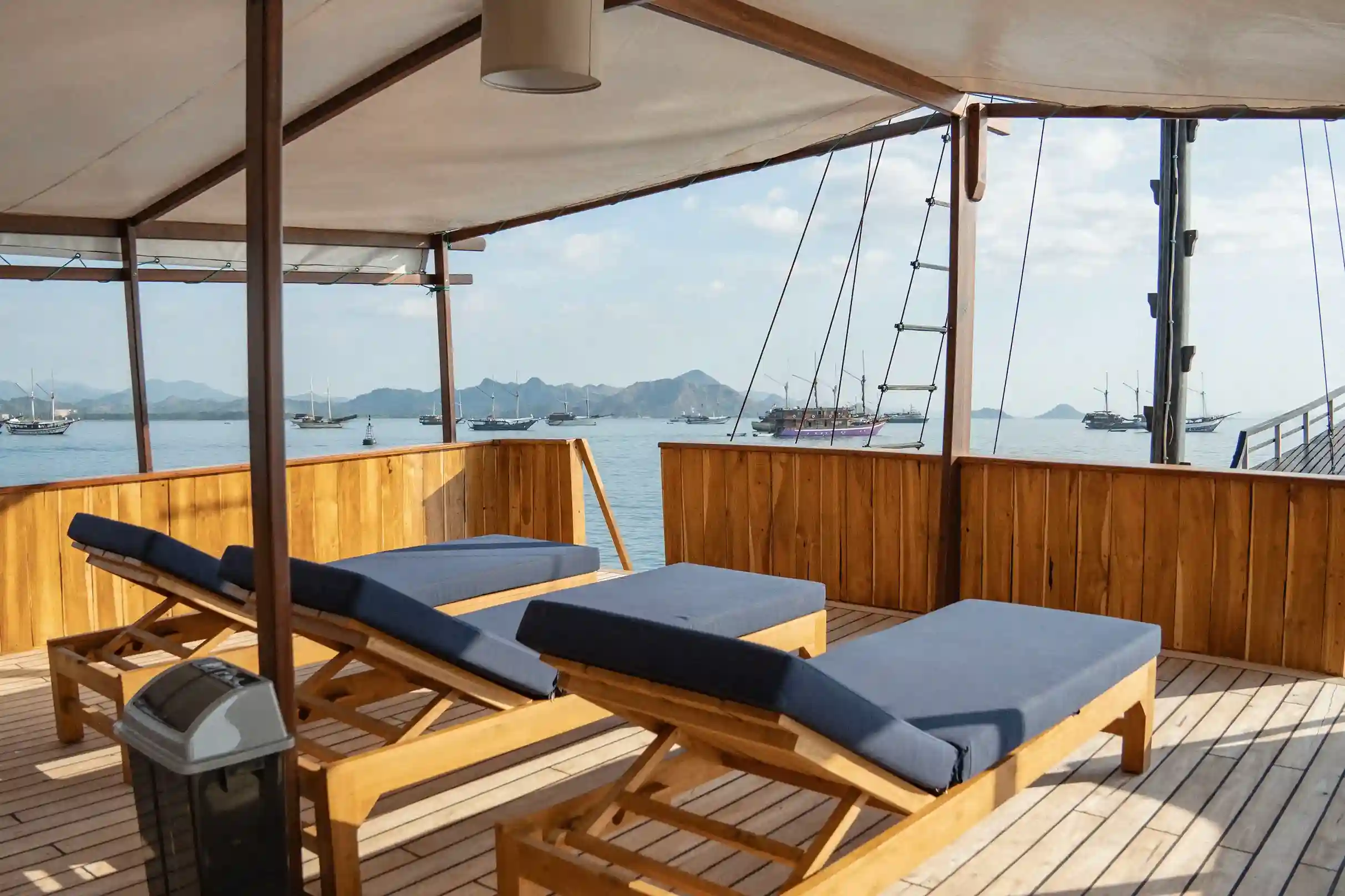 How to Plan a Private Yacht Charter in Labuan Bajo