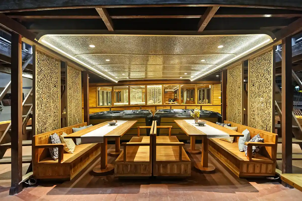 How to Pick the Right Komodo Charter Boat in 2026 (Part 10)