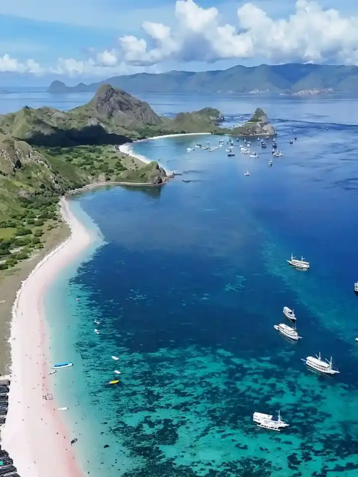 The pink sand shoreline of Pink Beach