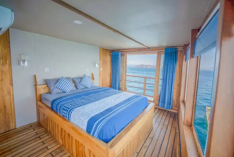An ensuite cabin aboard a phinisi